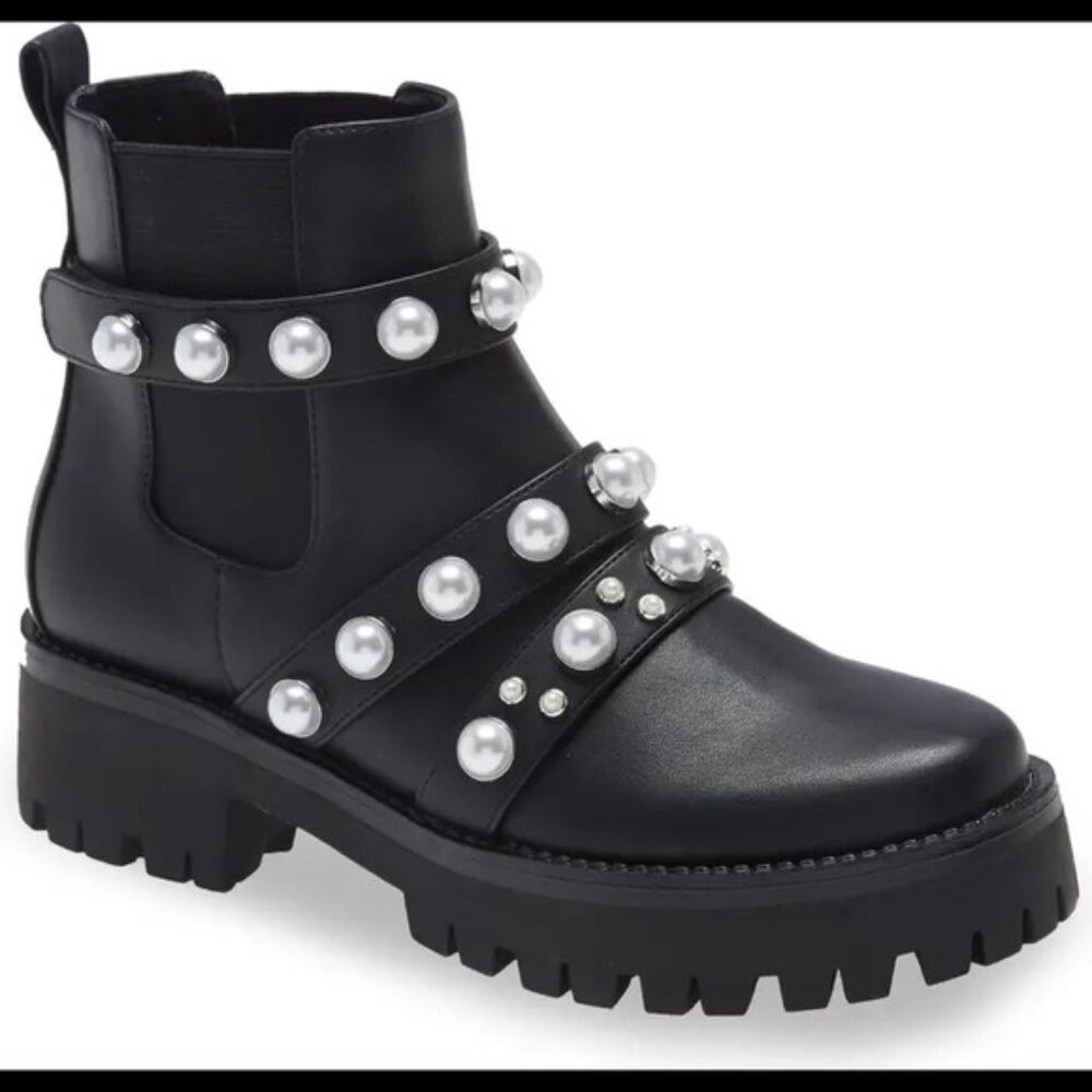 bp EUC Kora II Black Chunky Lug Sole Chelsea Boot with Pearl Strap